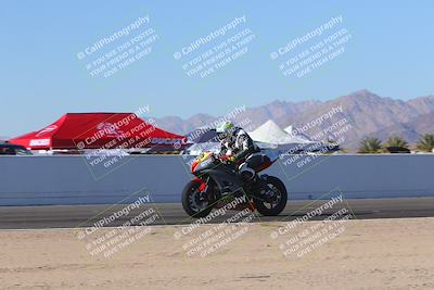 media/Nov-06-2023-Moto Forza (Mon) [[ce023d0744]]/4-Beginner Group/Session 4 (Finish Line Checker)/
